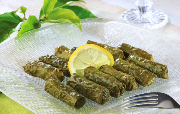 Dolmadakia mit Tzatziki (10 stk)